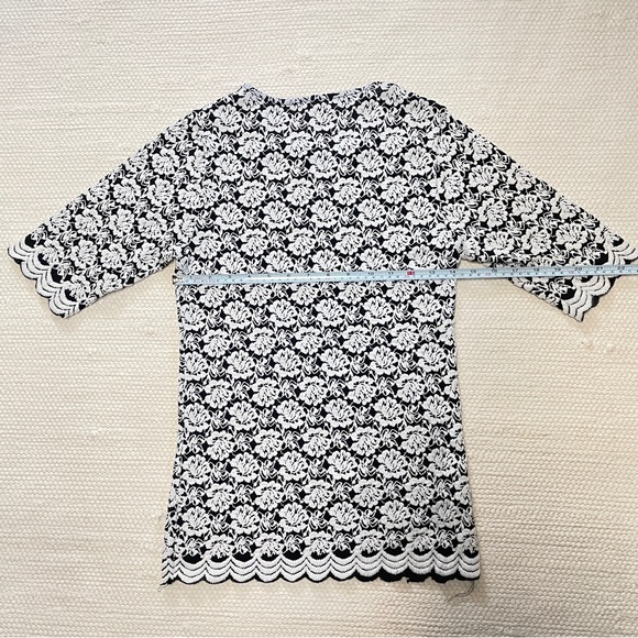 Korean Fashion Cotton Stretchy Crew Neck Navy White Floral Top - Picture 3 of 6